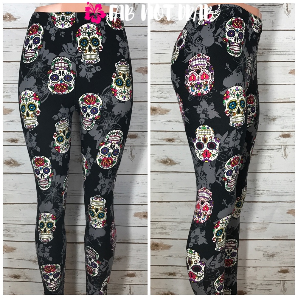 TC Floral Sugar Skulls Plus Size Leggings - Picture 4 of 5
